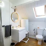 Comfort And Video Projector Close To Downtown Tours