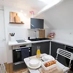 Apartment Comfort And Video Projector Close To Downtown Tours