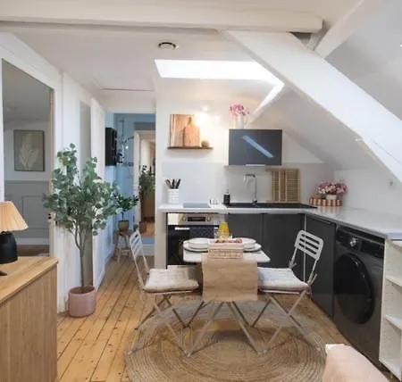 Comfort And Video Projector Close To Downtown Daire *