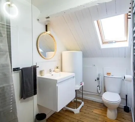 Comfort And Video Projector Close To Downtown Tours