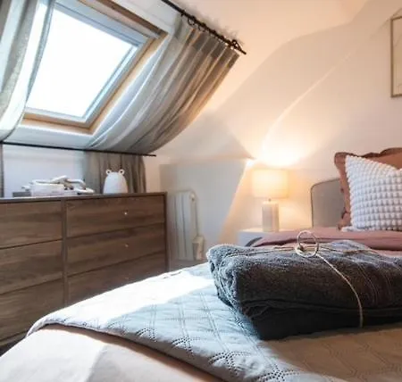 Comfort And Video Projector Close To Downtown Apartment Tours