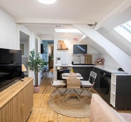 Comfort And Video Projector Close To Downtown