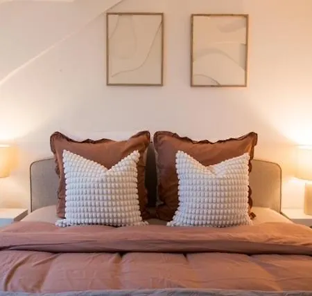 Daire Comfort And Video Projector Close To Downtown Tours