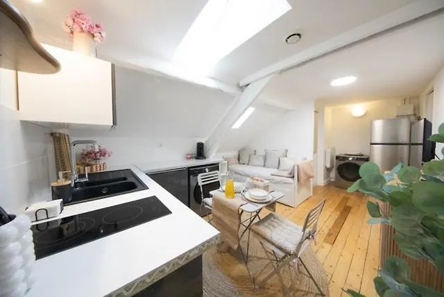 Comfort And Video Projector Close To Downtown Appartement